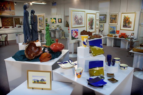 Inverell Art  Gallery - Winery Find 1