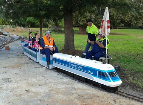 Museum Minature Trains And Yanco Powerhouse Museum - Winery Find 2