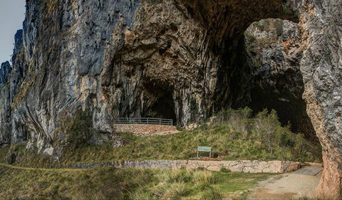 Yarrangobilly Caves – Castle Walk - Winery Find 0