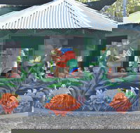Howlong's Enchanted Hut - Winery Find