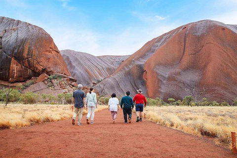 Explore Uluru: 7 Hours Guide Tour At Sunrise With Light Breakfast - Winery Find 0