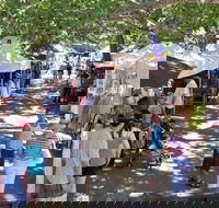Sunshine Coast Eumundi Markets Return Minibus Transfer - Winery Find