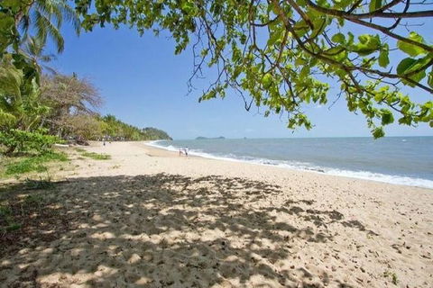 Airport Transfer - Palm Cove, Kewarra Beach & Trinity Beach To Cairns Airport - Winery Find 3