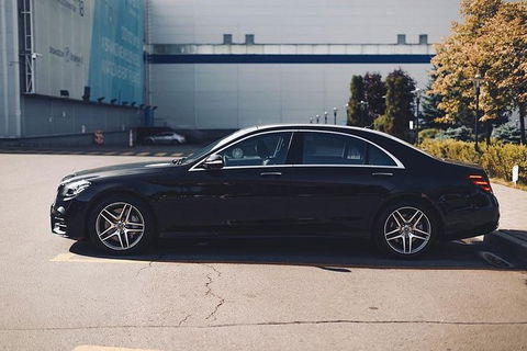 Arrival Private Transfers: Brisbane Airport BNE To Brisbane In Business Car - Winery Find 0