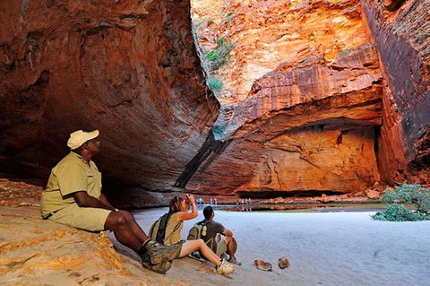 2 Nights At Bungles Wilderness Lodge - Explore The Northern & Southern Gorge - Winery Find 0
