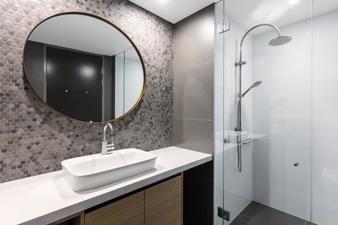 Vibe Hotel Canberra - Winery Find 25