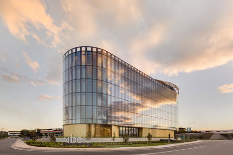 Vibe Hotel Canberra - Winery Find 0