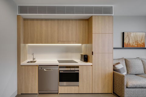 Vibe Hotel Canberra - Winery Find 37