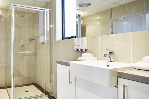 Manuka Park Serviced Apartments - Winery Find 29