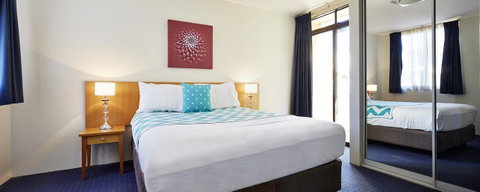 Manuka Park Serviced Apartments - Winery Find 5