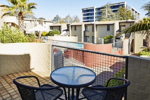 Manuka Park Serviced Apartments - Winery Find 3