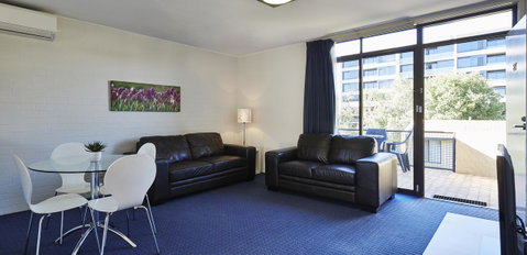 Manuka Park Serviced Apartments - Winery Find 35