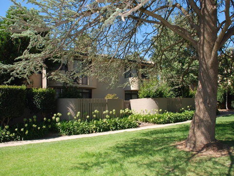 Manuka Park Serviced Apartments - Winery Find 20