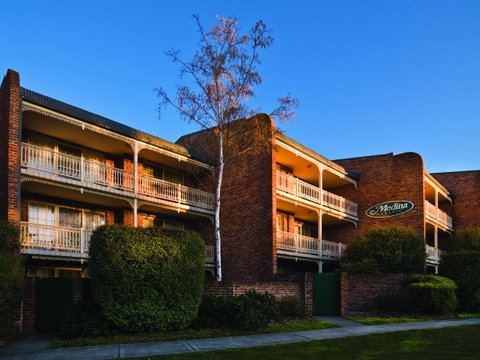 Adina Serviced Apartments Canberra Kingston - Winery Find 14