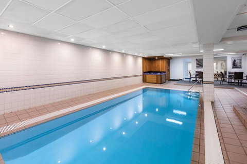 Adina Serviced Apartments Canberra Kingston - Winery Find 4