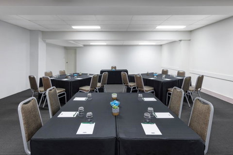 Adina Serviced Apartments Canberra Kingston - Winery Find 19