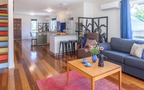 One Of A Kind Apartments - Winery Find 27
