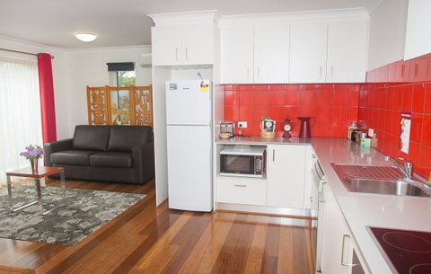 One Of A Kind Apartments - Winery Find 42