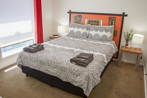 One Of A Kind Apartments - Winery Find 13
