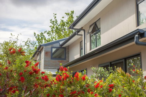 One Of A Kind Apartments - Winery Find 40