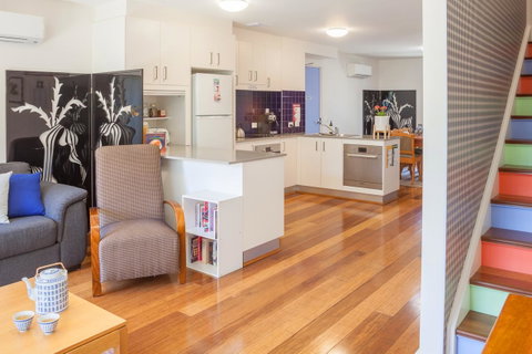One Of A Kind Apartments - Winery Find 25