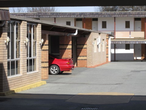 Canberra Lyneham Motor Inn - Winery Find 4