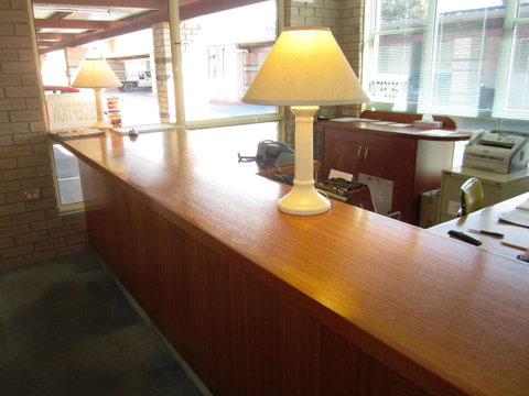 Canberra Lyneham Motor Inn - Winery Find 5