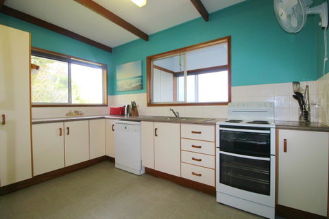 Bally High, 20 Dulconghi Street - Winery Find 11