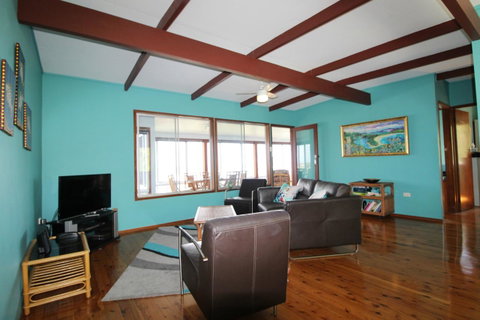 Bally High, 20 Dulconghi Street - Winery Find 13