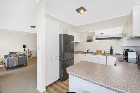 Accommodate Canberra - The Summit - Winery Find 14