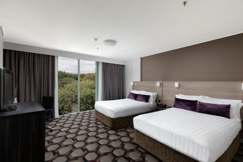 Rydges Canberra - Winery Find 4