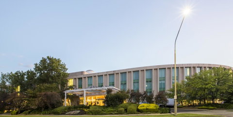 Rydges Canberra - Winery Find 17
