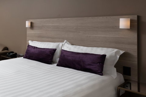 Rydges Canberra - Winery Find 34