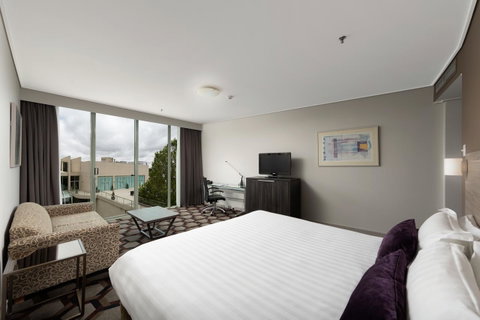 Rydges Canberra - Winery Find 2