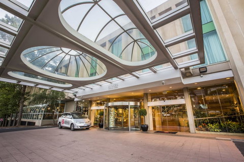 Rydges Canberra - Winery Find 16