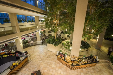 Rydges Canberra - Winery Find 27