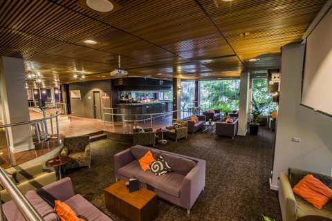 Rydges Canberra - Winery Find 15