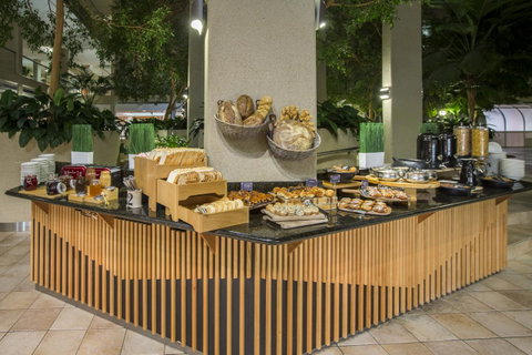 Rydges Canberra - Winery Find 21