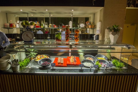 Rydges Canberra - Winery Find 24