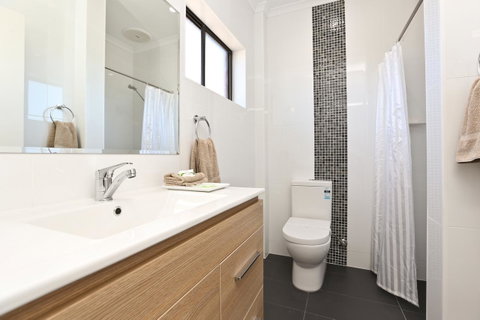 Morphettville Motor Inn - Winery Find 9