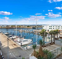 Port Adelaide Executive Waterfront Apartment - Winery Find