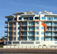 Wallaroo Marina Waterfront Luxe Apartment - Winery Find