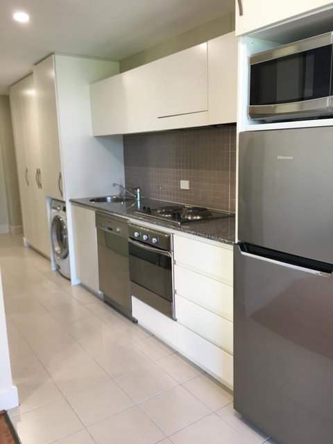 Beachside Luxury Apartments One & Two Bedroom In Beachfront Oaks Pier Building - Winery Find 21