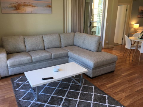 Beachside Luxury Apartments One & Two Bedroom In Beachfront Oaks Pier Building - Winery Find 20