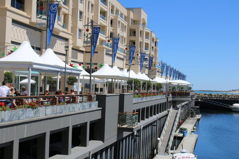 Beachside Luxury Apartments One & Two Bedroom In Beachfront Oaks Pier Building - Winery Find 13