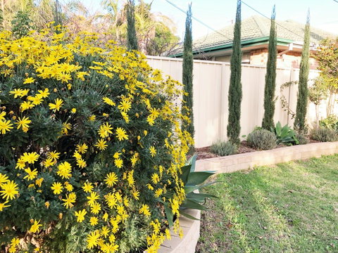 Beautiful Garden House - Winery Find 2