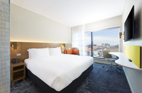 Holiday Inn Express Adelaide City Centre, An IHG Hotel - Winery Find 0