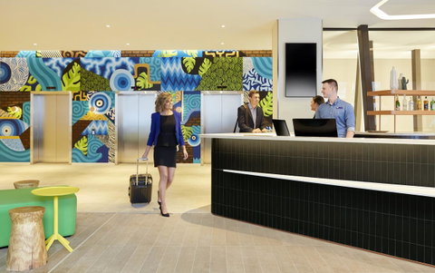 Holiday Inn Express Adelaide City Centre, An IHG Hotel - Winery Find 32
