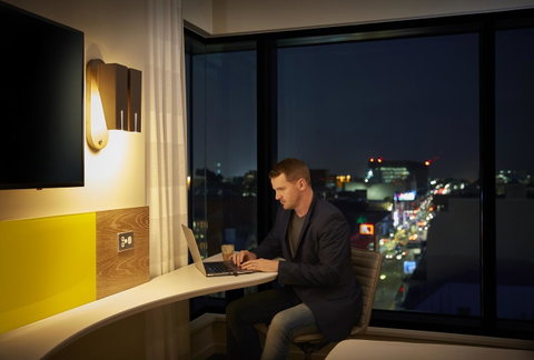 Holiday Inn Express Adelaide City Centre, An IHG Hotel - Winery Find 15