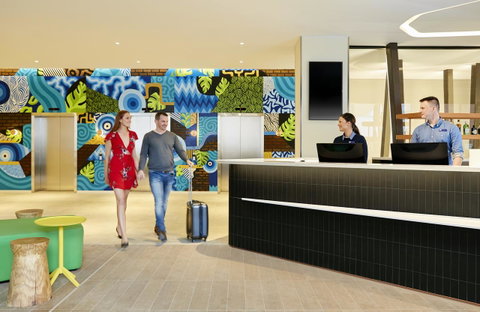 Holiday Inn Express Adelaide City Centre, An IHG Hotel - Winery Find 36